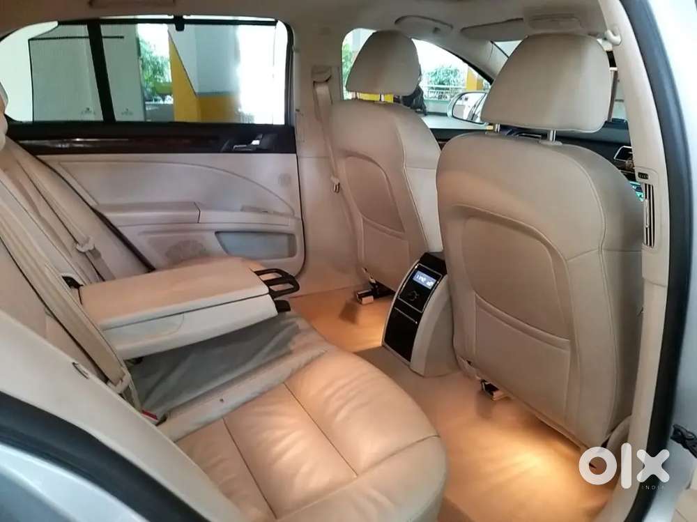 Skoda Superb 2011 Diesel 80000 Km Driven