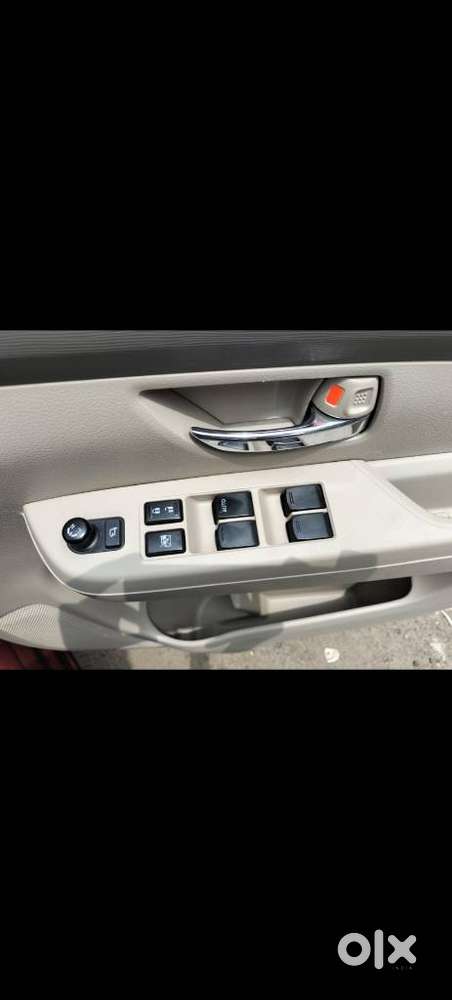 Maruti Suzuki Ertiga 1.5 Vxi, 2022, Petrol