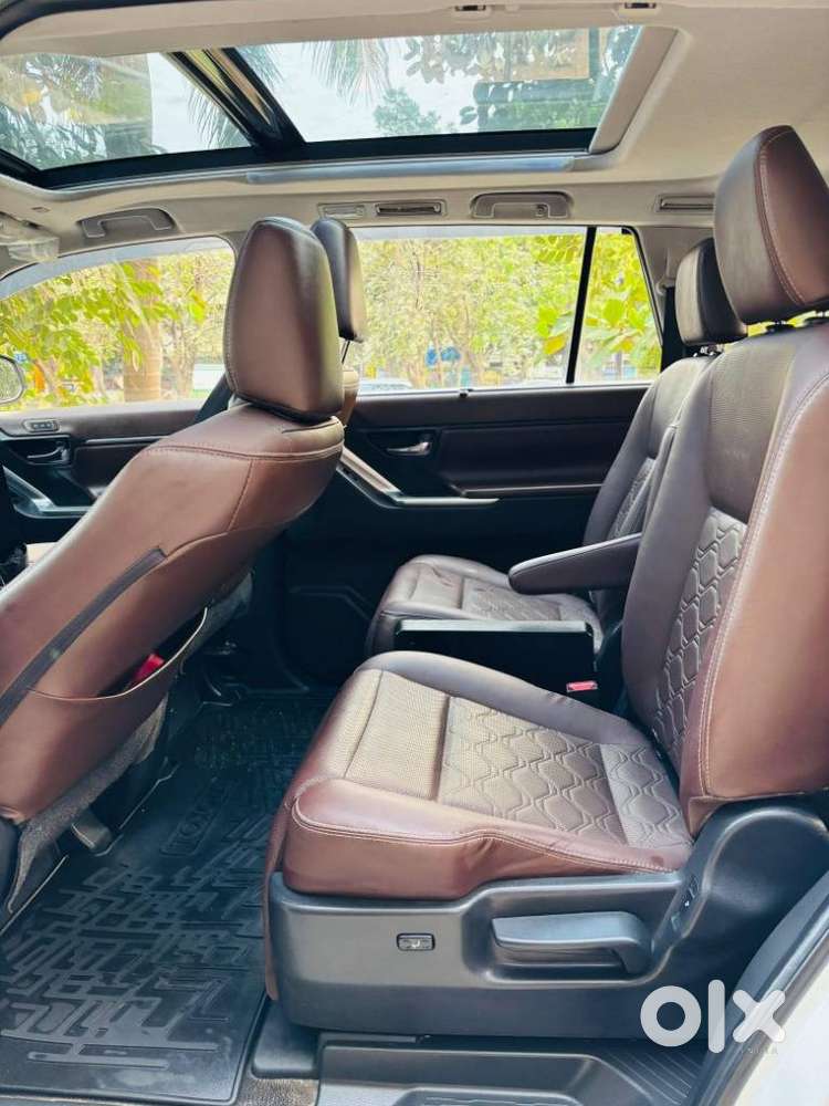 Toyota Innova Hycross 2.0 Zx Hybrid 7 Str, 2023, Electric