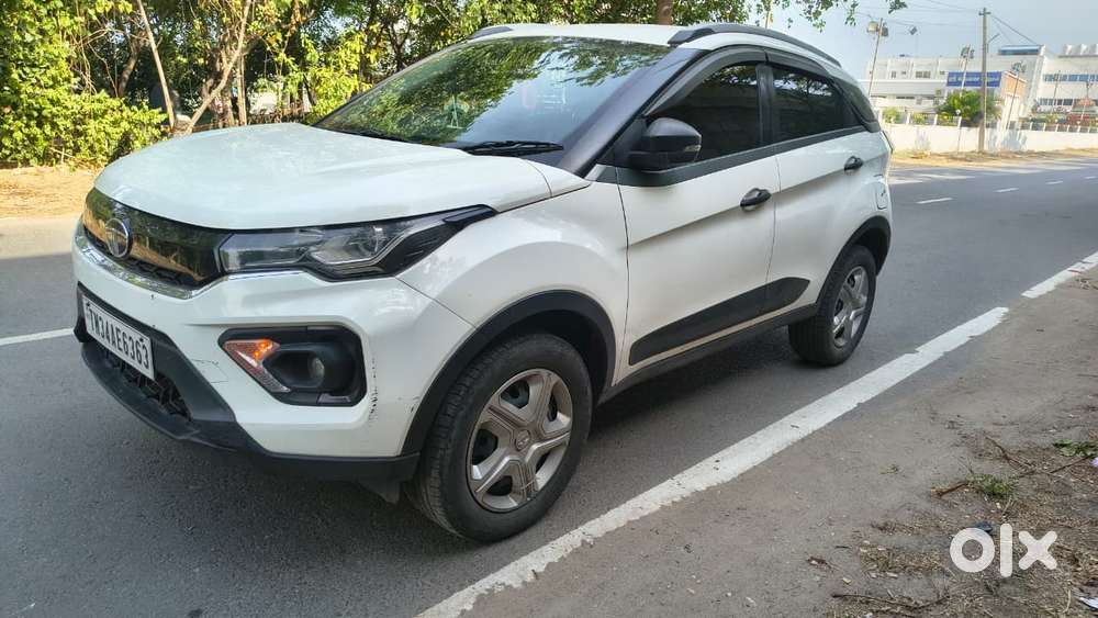 Tata Nexon 1.5 Revotorq Xma Amt (s), 2021, Petrol