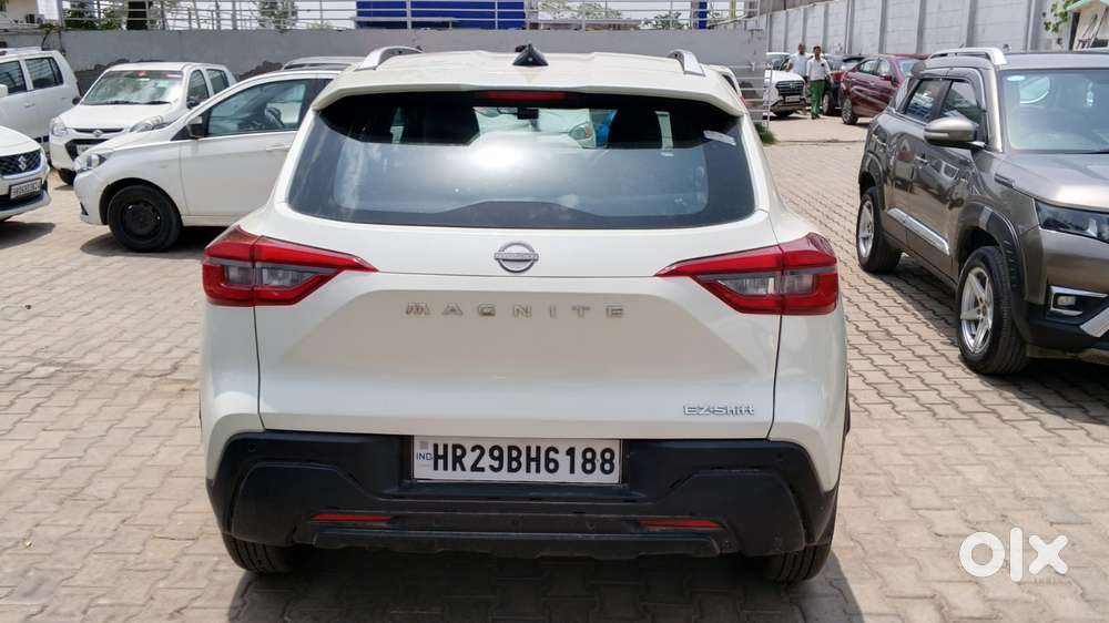 Nissan Magnite 1.0 Xv Premium, 2025, Petrol