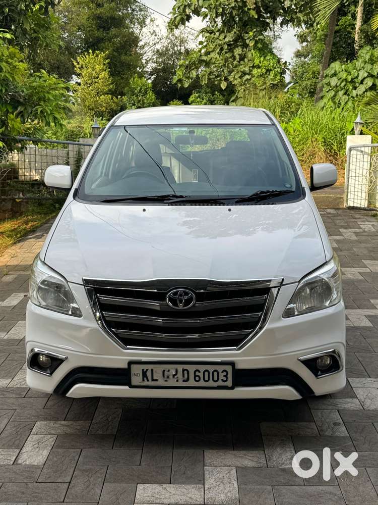 Toyota Innova 2.5 G (diesel) 8 Seater Bs Iv, 2016, Diesel