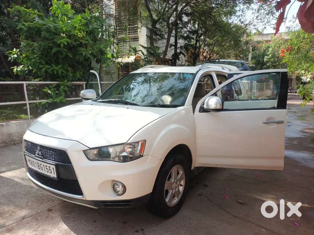 7 Seater Suv Mitsubishi Outlander
