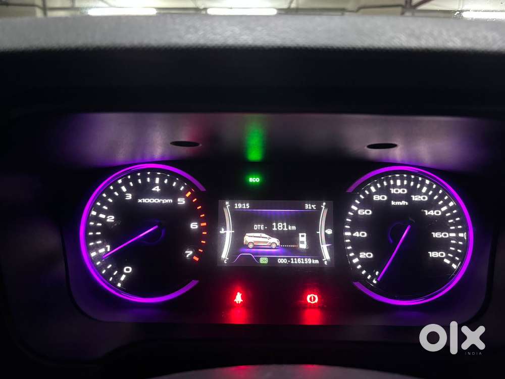 Mahindra Marazzo M8, 2018, Diesel