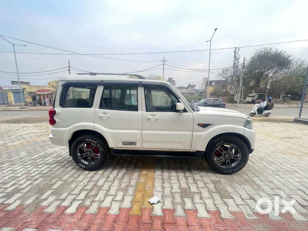 Mahindra Scorpio S6+ Classic 2015