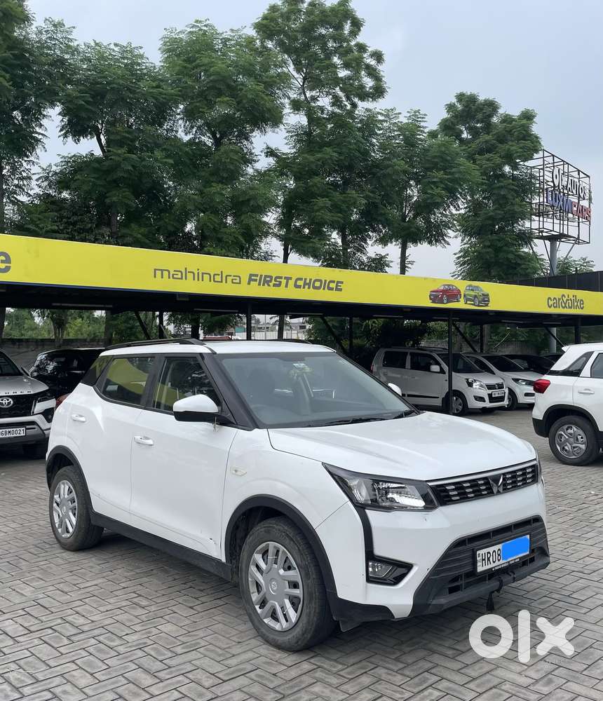 Mahindra Xuv300 1.2 W6 Amt Petrol, 2023, Petrol