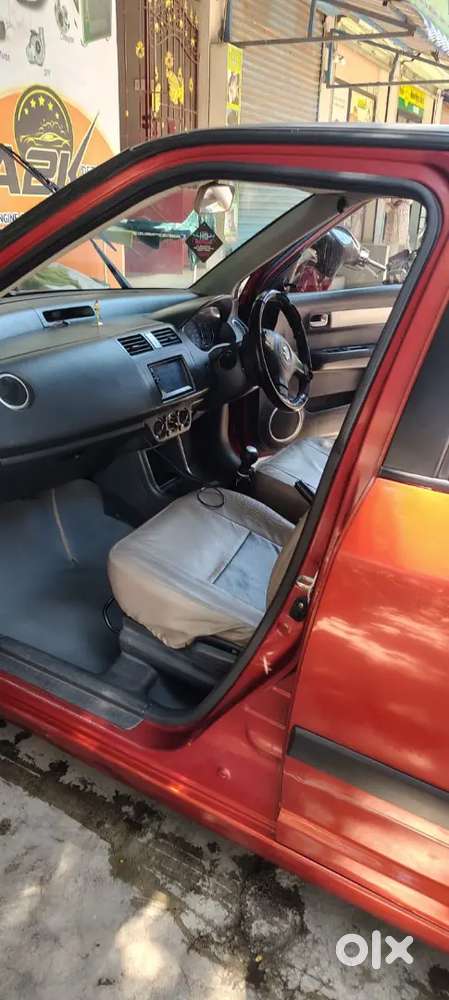 Maruti Suzuki Swift 2012