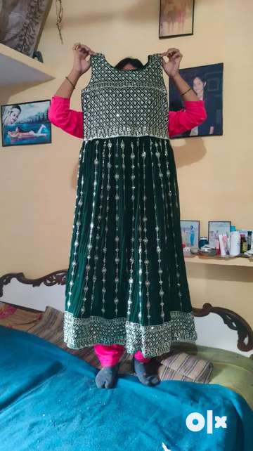 Green colour hot sale ki frock