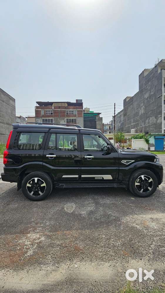 Mahindra Scorpio Classic 2.2 S 11 Mt 7 Str, 2024, Diesel