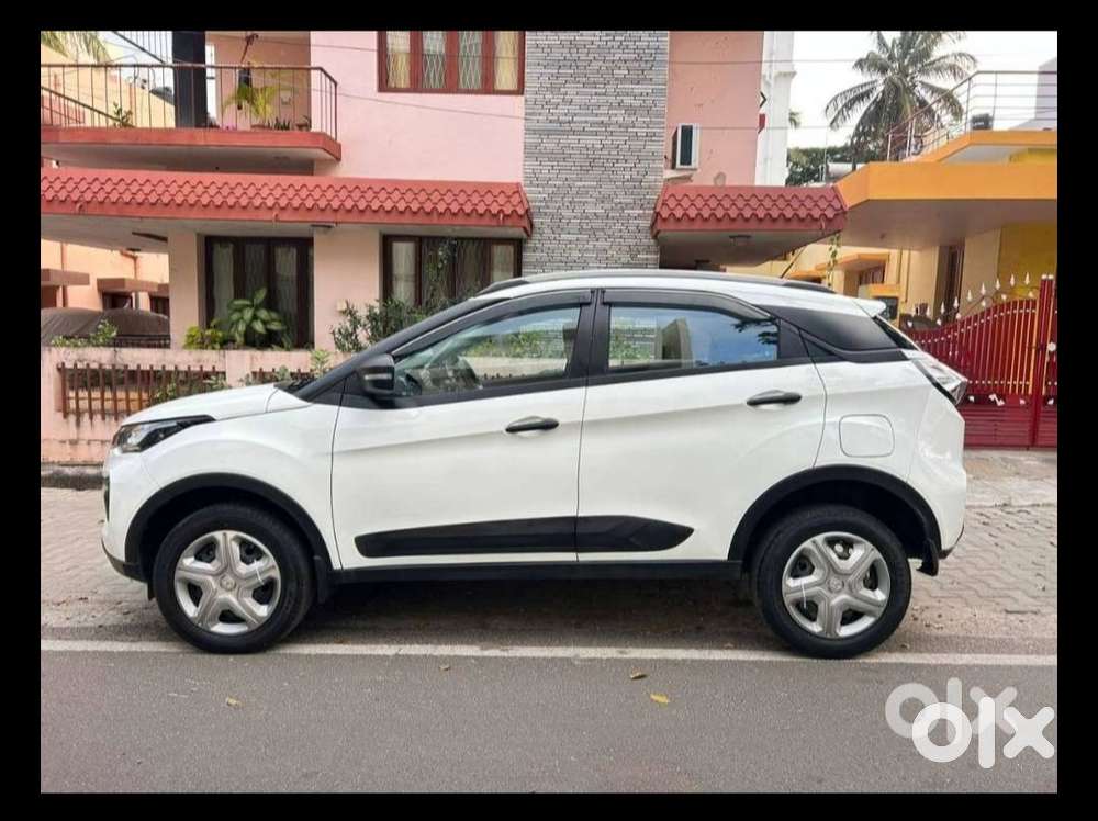 Tata Nexon 1.2 Revotron Xm Plus (s), 2023, Petrol