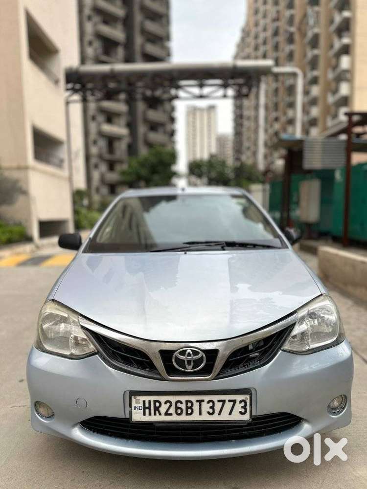 Toyota Etios V, 2012, Petrol