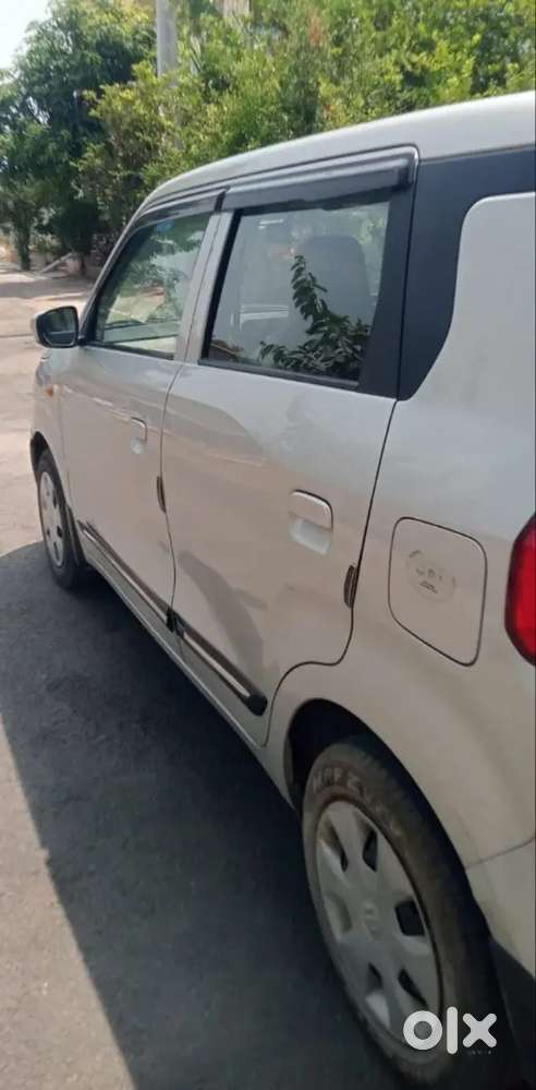 Maruti Suzuki Silky Silver  Color Wagon R Vxi