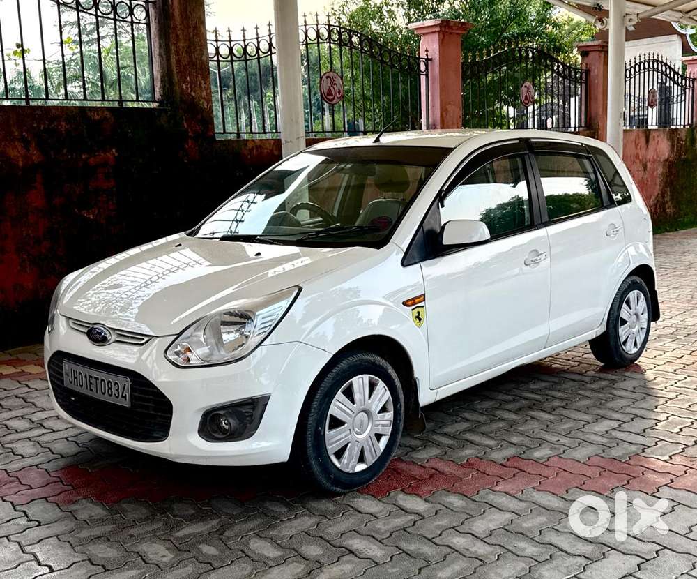 Ford Figo Petrol Titanium, 2013, Petrol