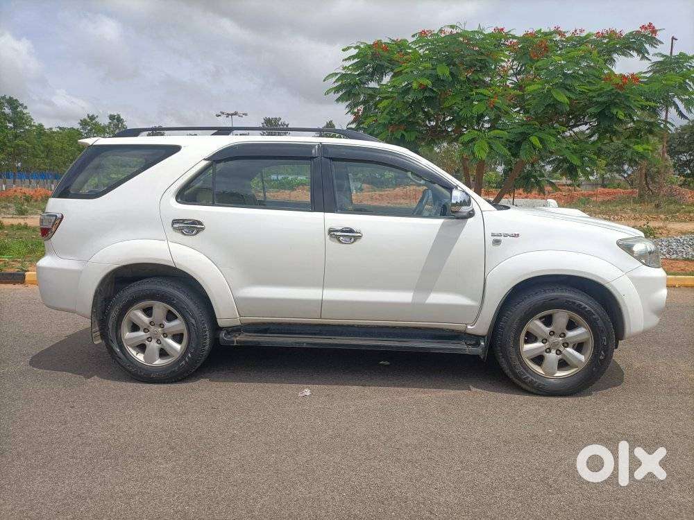 Toyota Fortuner 3.0 4x4 Manual, 2011, Diesel