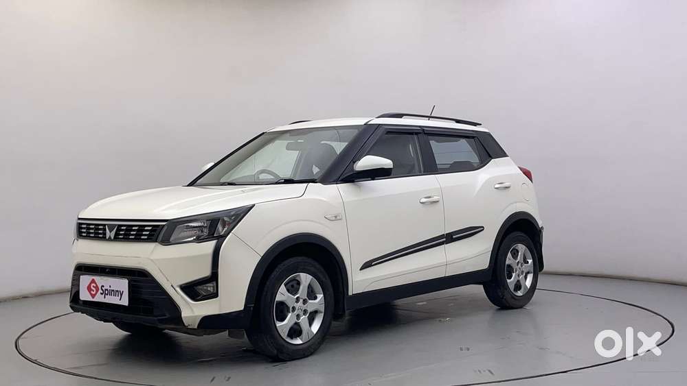 Mahindra Xuv300 1.2 W6 Amt Petrol, 2022, Petrol