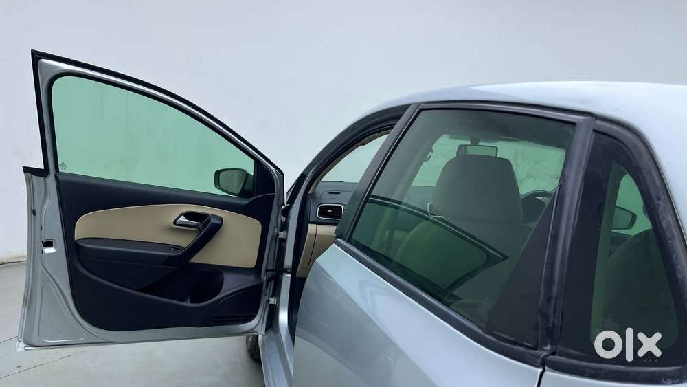 Volkswagen Polo Petrol Highline 1.2l, 2015, Petrol