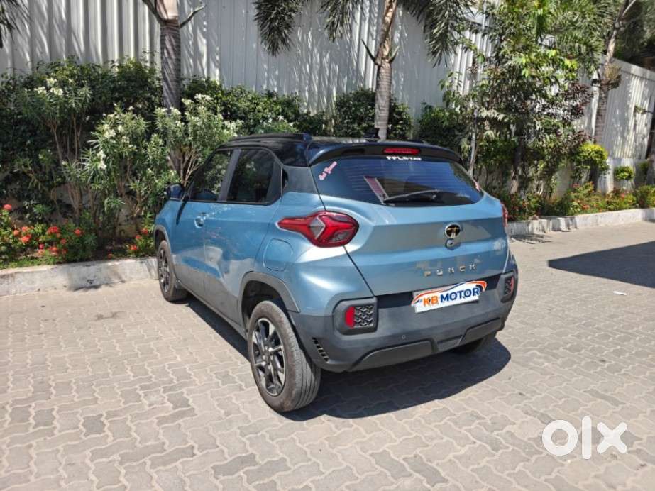 Tata Punch 1.2 Revotron Creative Dual Tone, 2025, Petrol