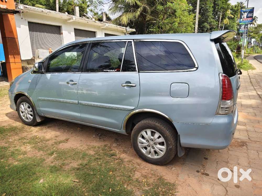 Toyota Innova 2.5 V 7 Str, 2010