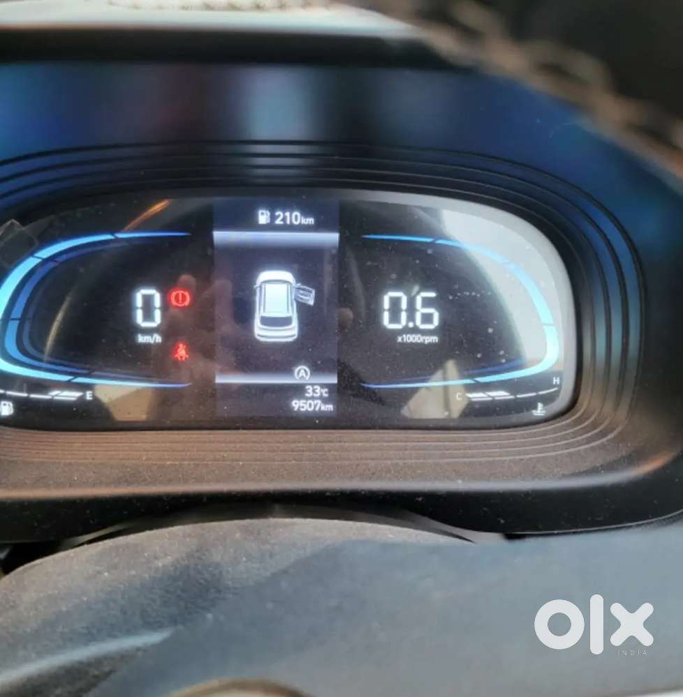 Hyundai Venue 2024 Petrol 9507 Km Driven