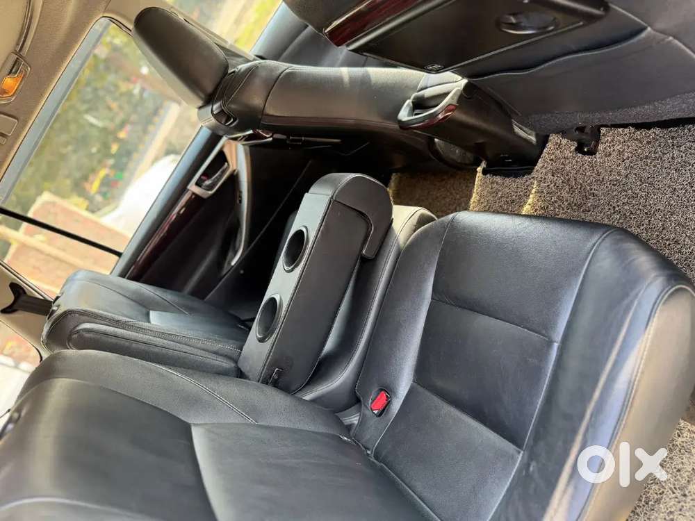 Toyota Innova Crysta 2.4zx. 2017