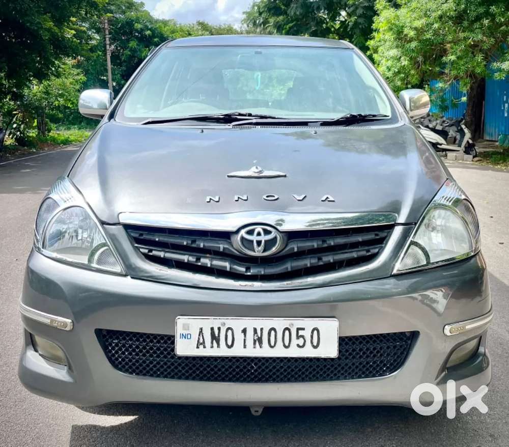 Toyota Innova 2.5 Vx 7 Seater Bs Iv, 2011, Diesel