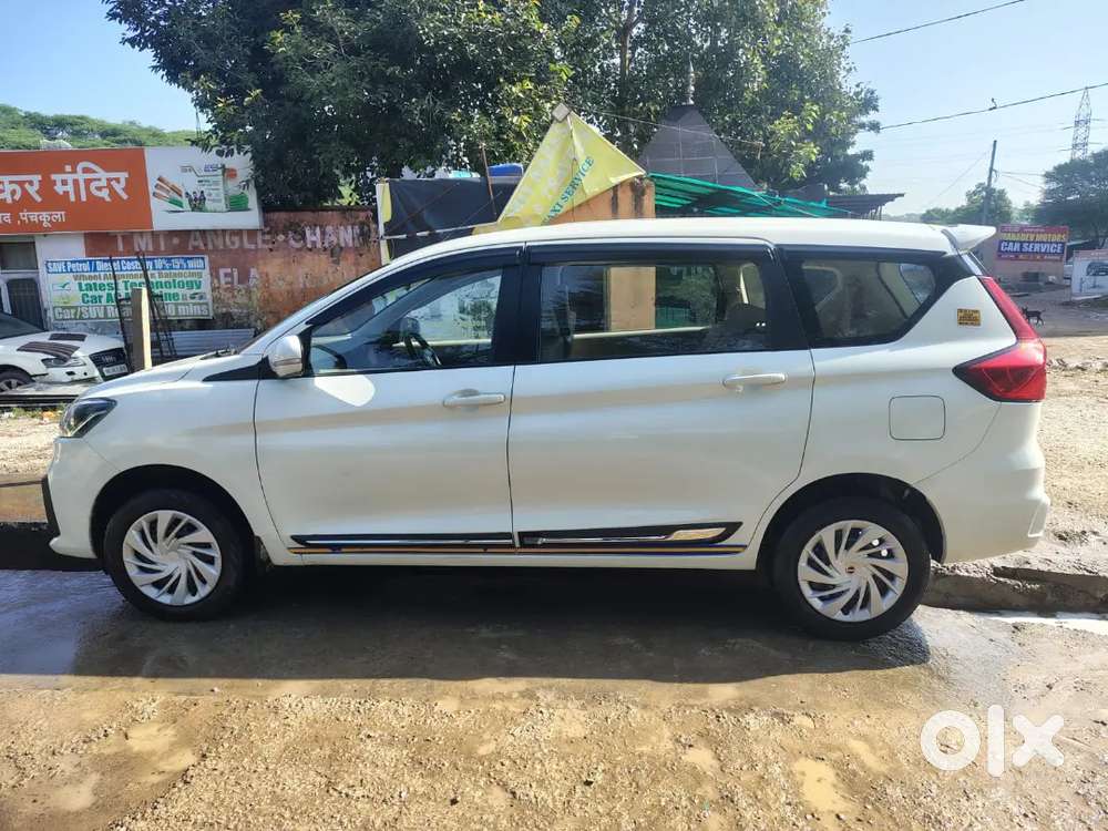 Maruti Ertiga Vxi 2024