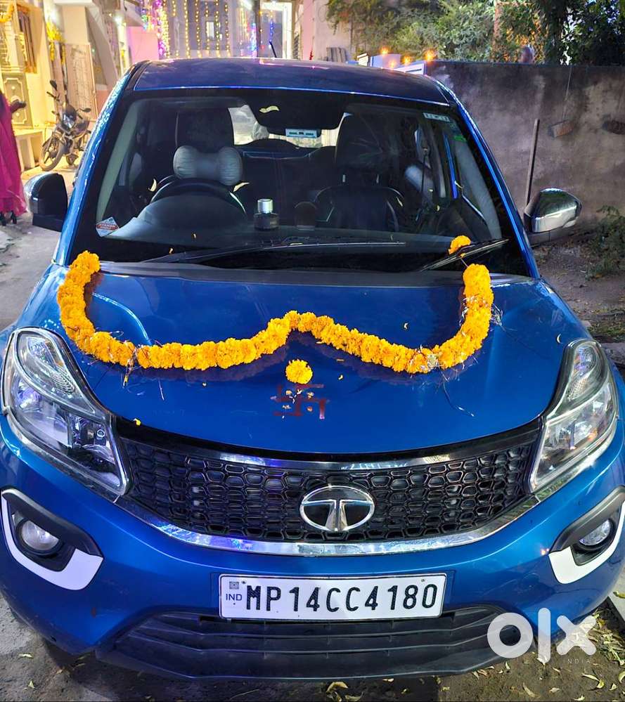 Tata Nexon 521000