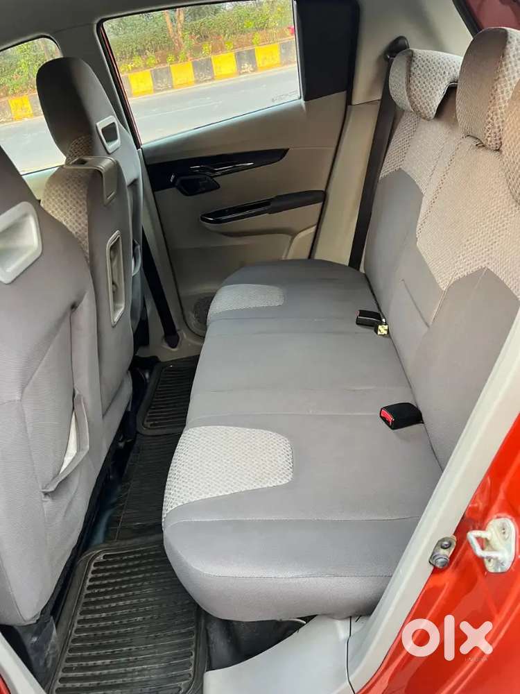 Mahindra Kuv 100 K6 6 Seater