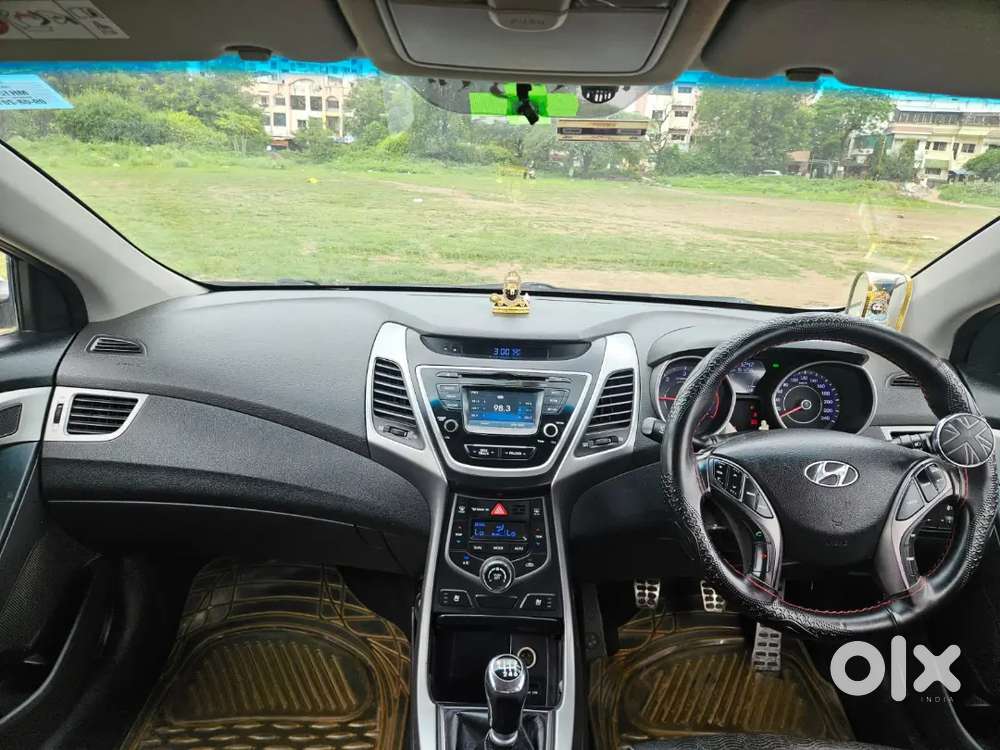 Hyundai New Elantra 2016 Diesel 161000 Km Driven
