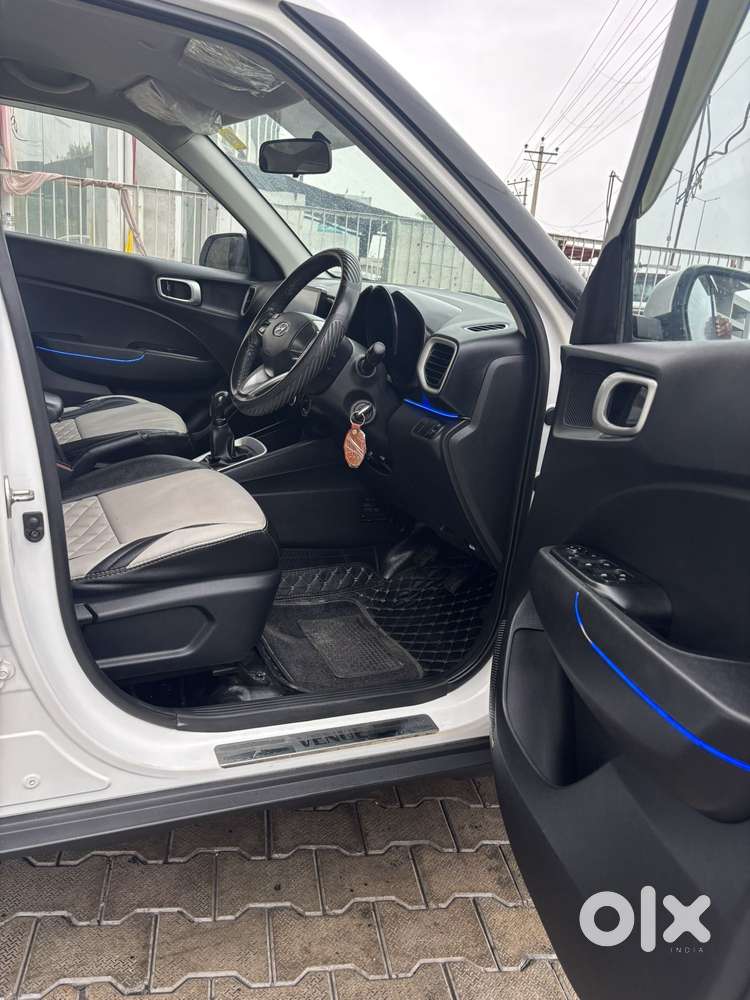 Hyundai Venue S 1.2 Petrol, 2022, Petrol