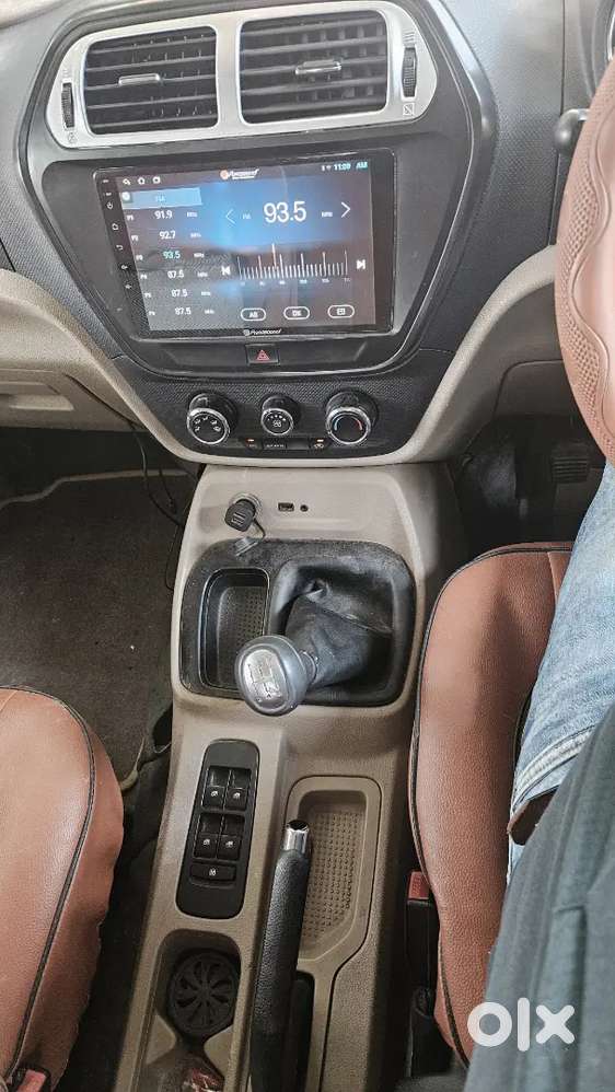 I M Selling My Xuv Car Tuv 3oo T10
