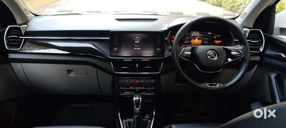 Skoda Kushaq 1.0 Tsi Style, 2023, Petrol