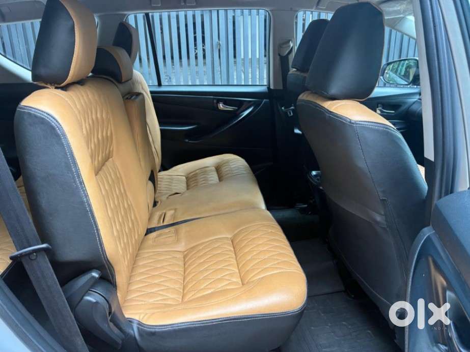 Toyota Innova Crysta 2.4 G Plus Mt 8 Str, 2024, Diesel