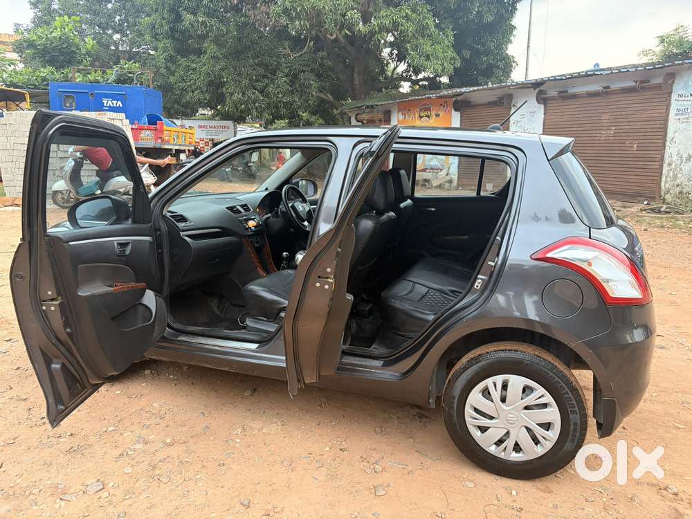 Maruti Suzuki Swift Vxi With Abs, 2017, Petrol