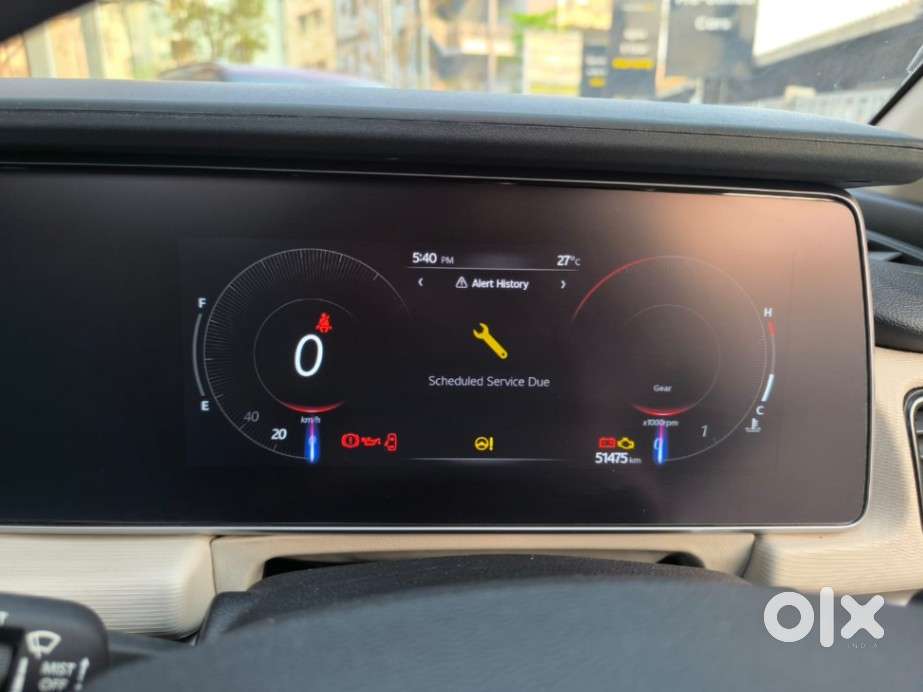 Mahindra Xuv700 2.0 Ax 5 Petrol Mt 7 Str, 2023, Petrol