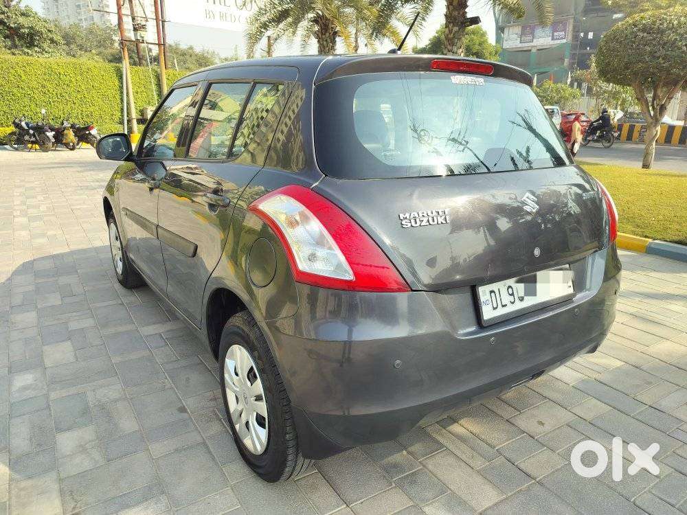 Maruti Suzuki Swift Lxi Optional-o, 2017, Petrol