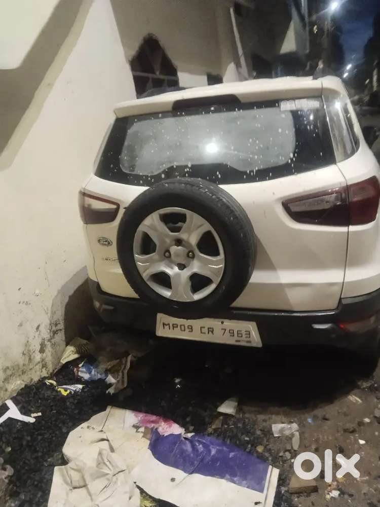 Ford Escort 2015 Petrol 85000 Km Driven