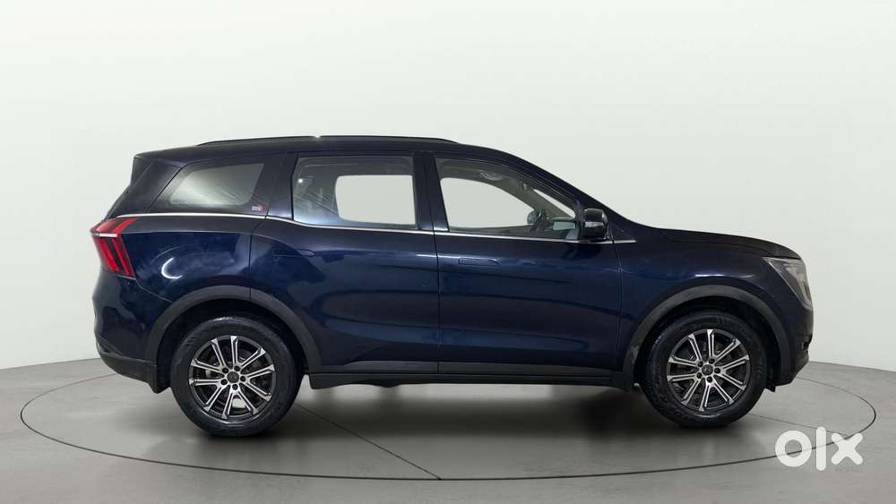 Mahindra Xuv700 2.0 Ax 7 Petrol Mt Str, 2021, Petrol