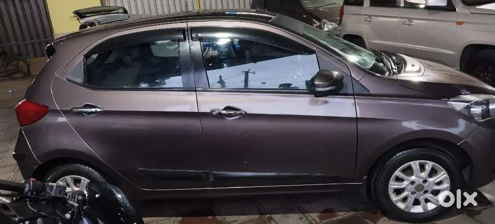 Tata Tiago Xz Top Model Single Owner Doctor Usage  Company Service
