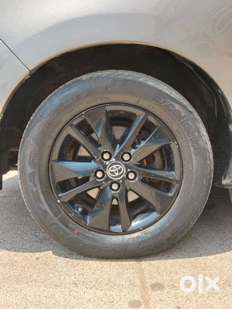 Toyota Innova Crysta 2.4 V, 2016, Diesel