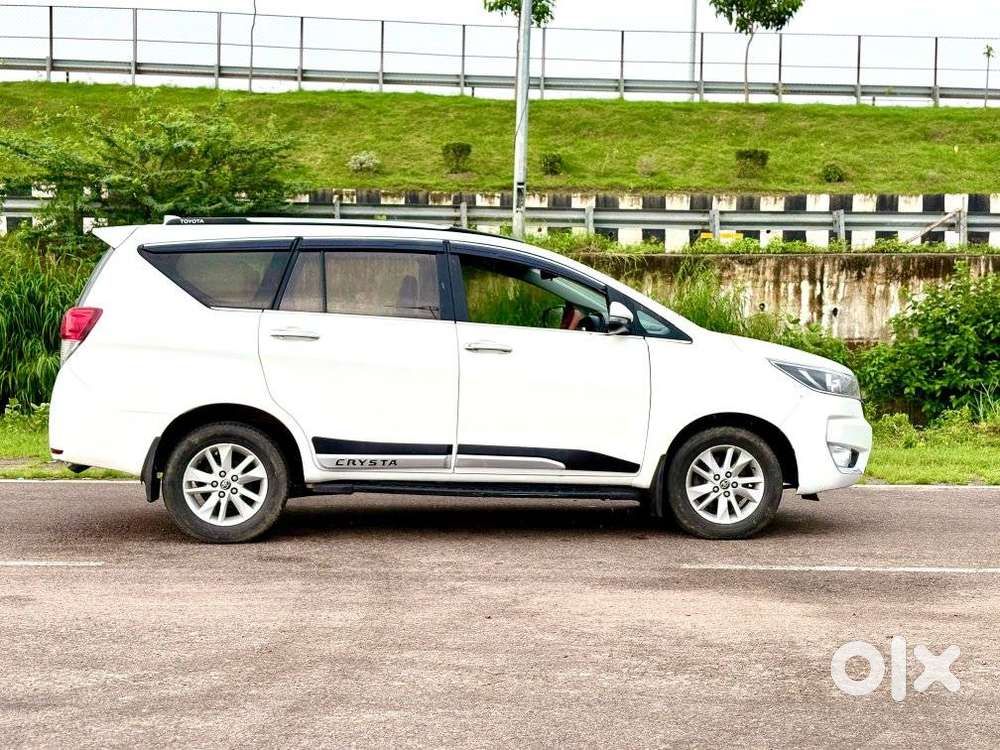 Toyota Innova Crysta 2.4 G Mt, 2016, Diesel