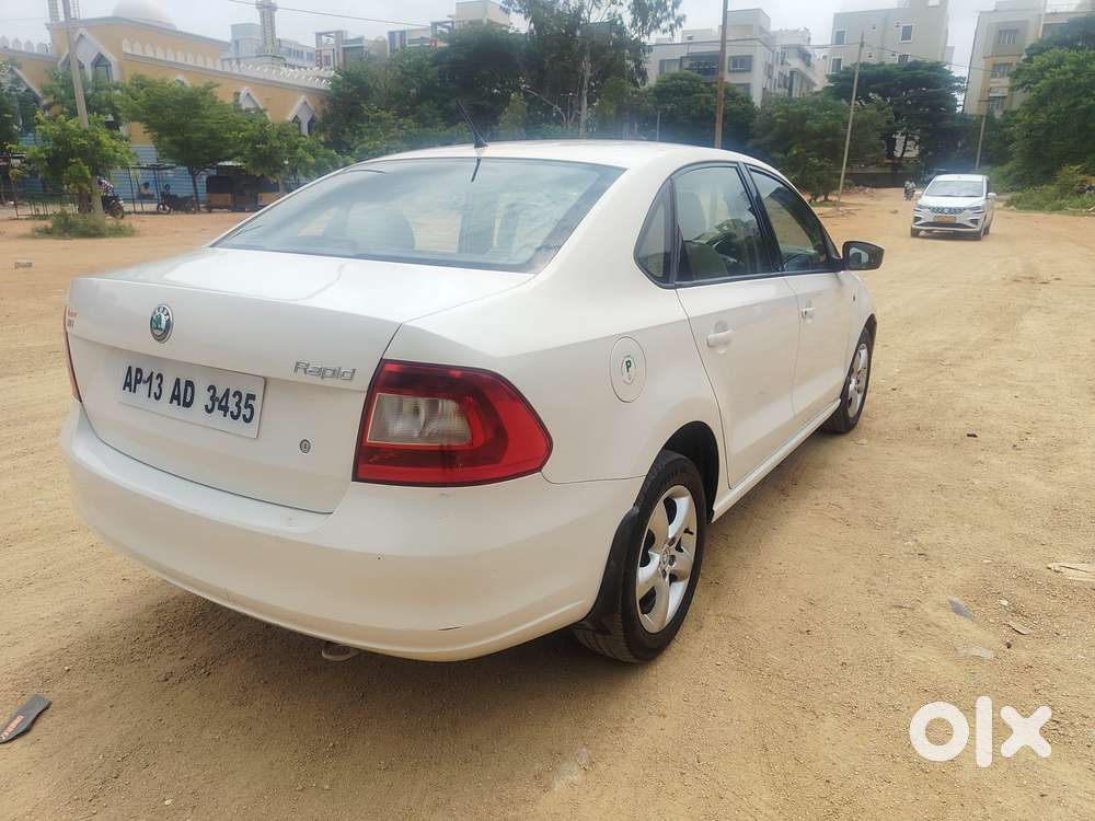 Skoda Rapid 1.6 Mpi Ambition, 2012, Petrol