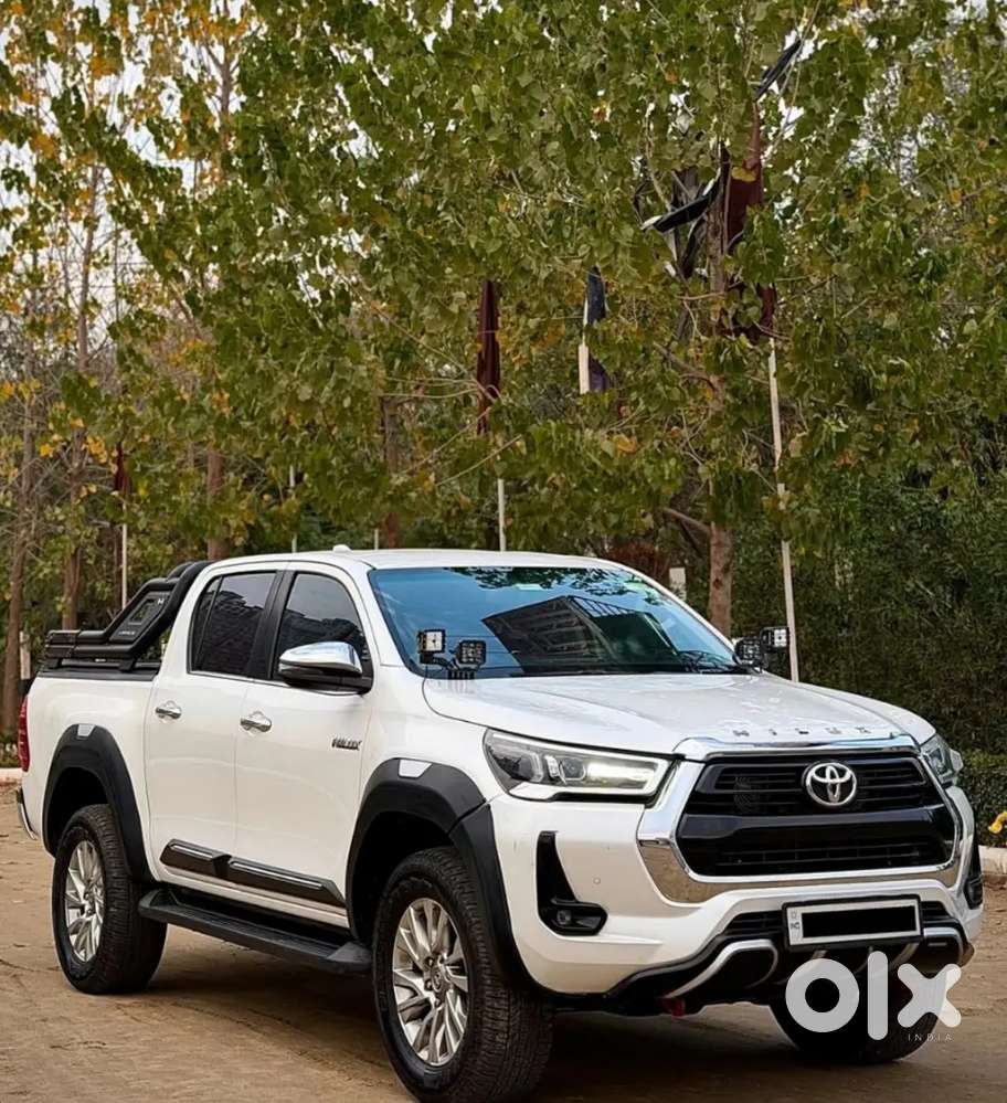 Toyota Hilux 2023 Diesel 27000 Km Driven