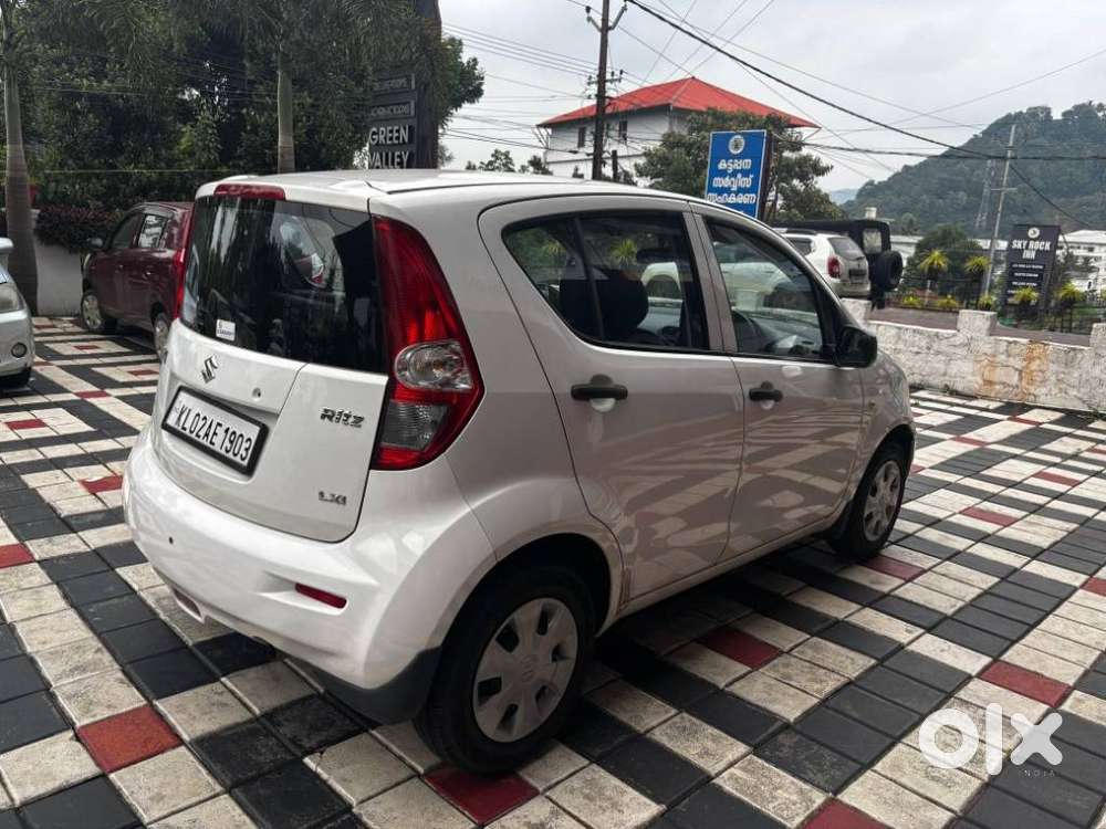 Maruti Suzuki Ritz Lxi, 2010, Petrol