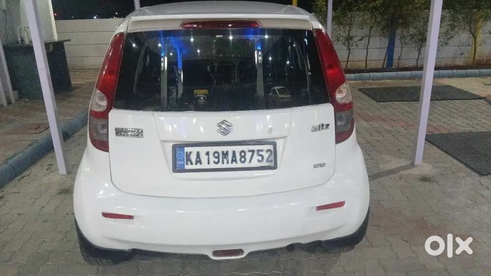 Maruti Suzuki Ritz Vxi 2010 Neat Engine  Whitecolur 9 Th 0wner Runnin