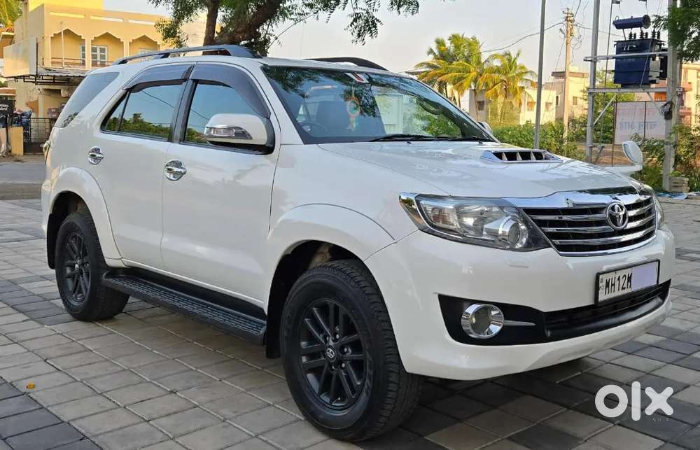 Toyota Fortuner 2015 Diesel 130000 Km Driven