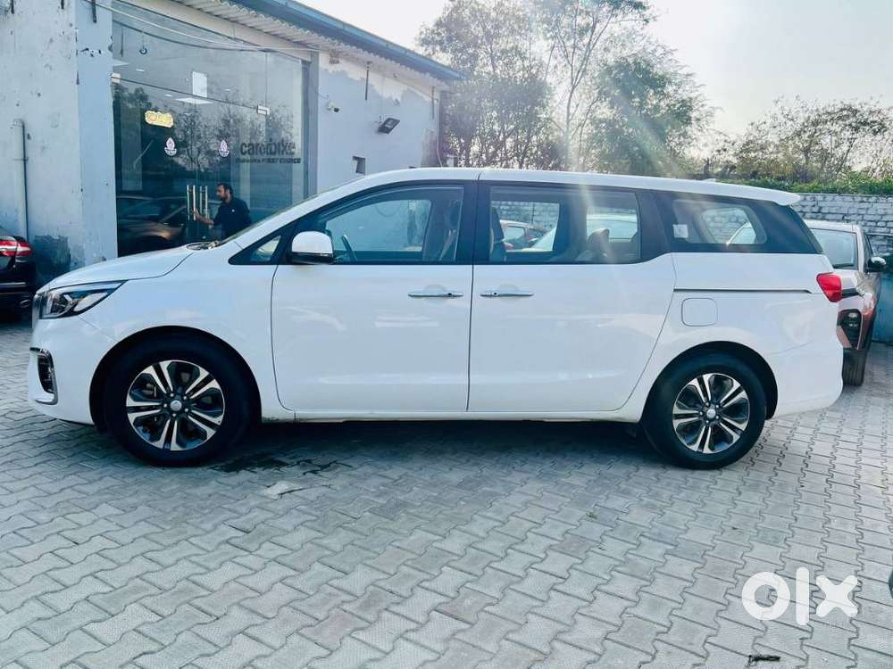 Kia Carnival Premium, 2021, Diesel