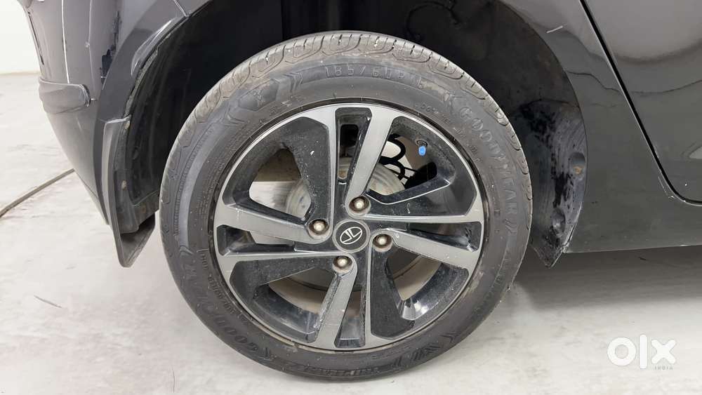 Tata Altroz 1.2 Xz Plus Dark Edition, 2021, Petrol