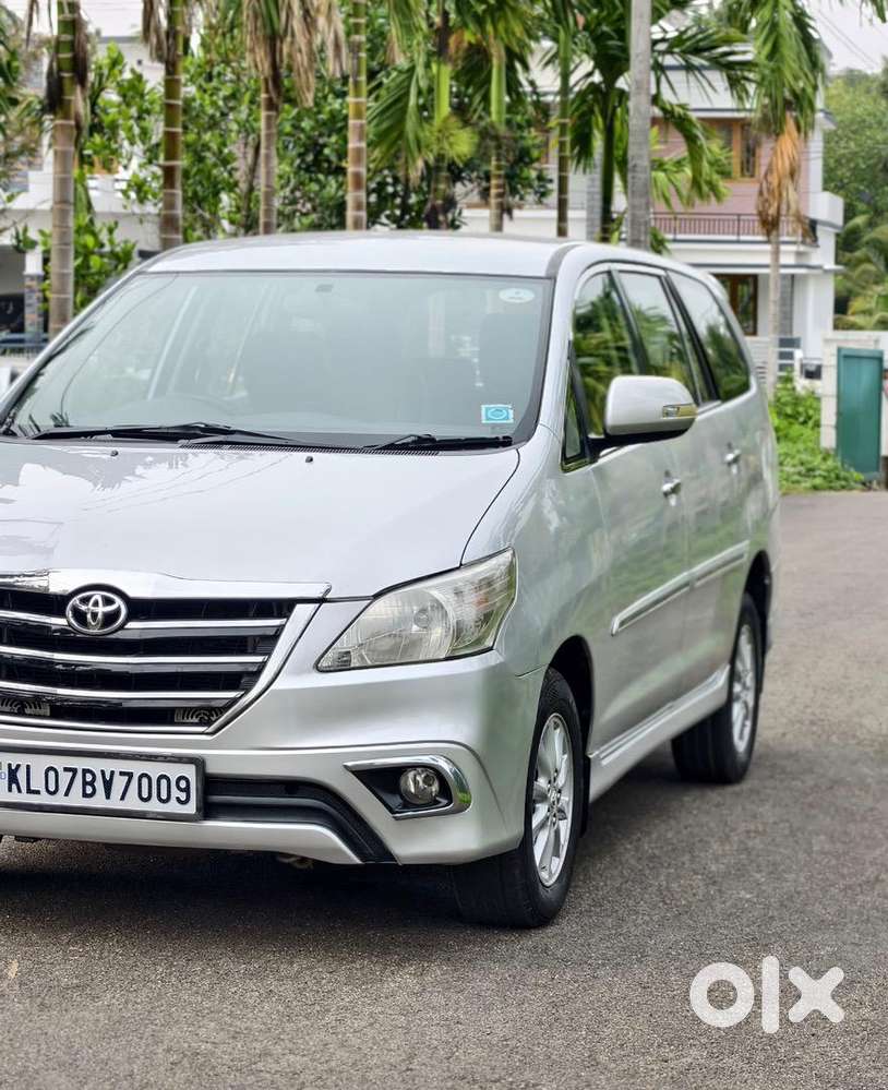 Toyota Innova 2012