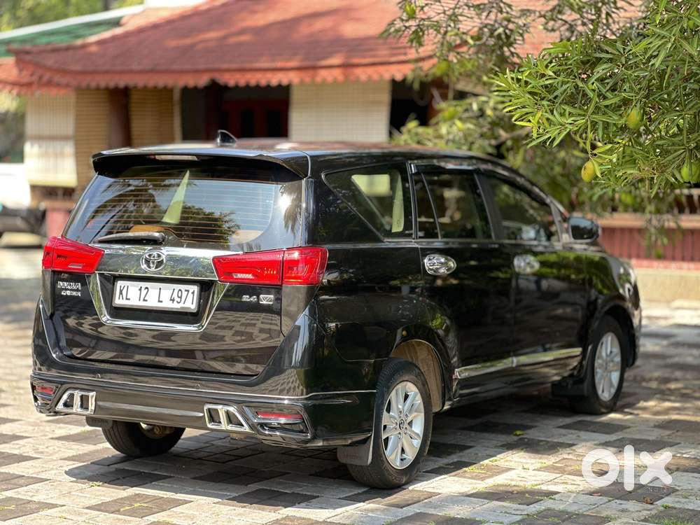 Toyota Innova Crysta 2.4 V 7 Str, 2017, Diesel